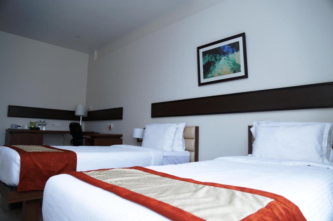 Hotel Prism - A Boutique Hotel Jorhāt Buitenkant foto