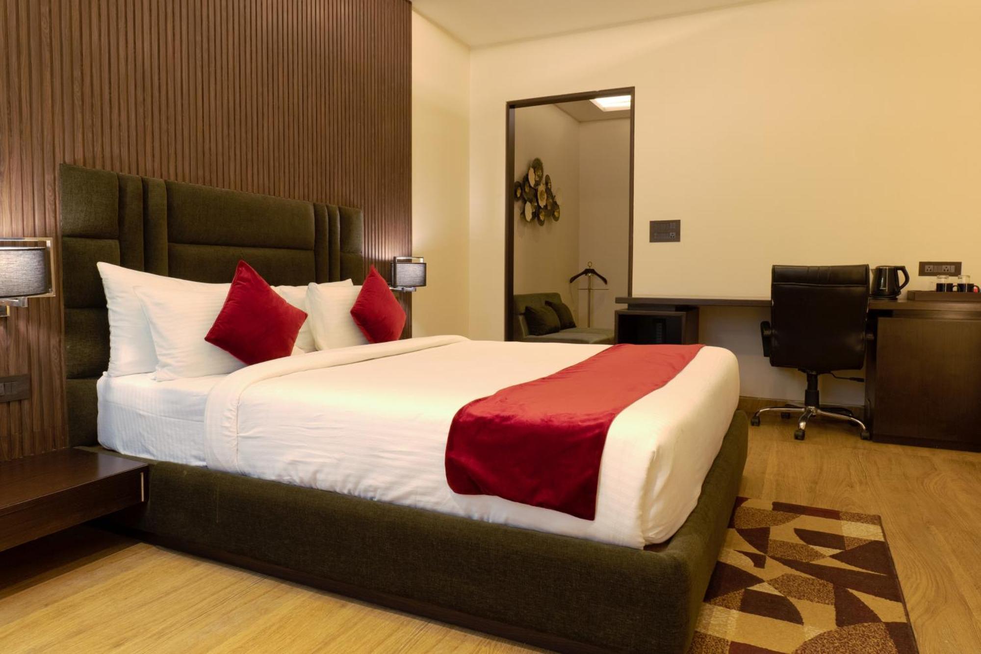 Hotel Prism - A Boutique Hotel Jorhāt Buitenkant foto